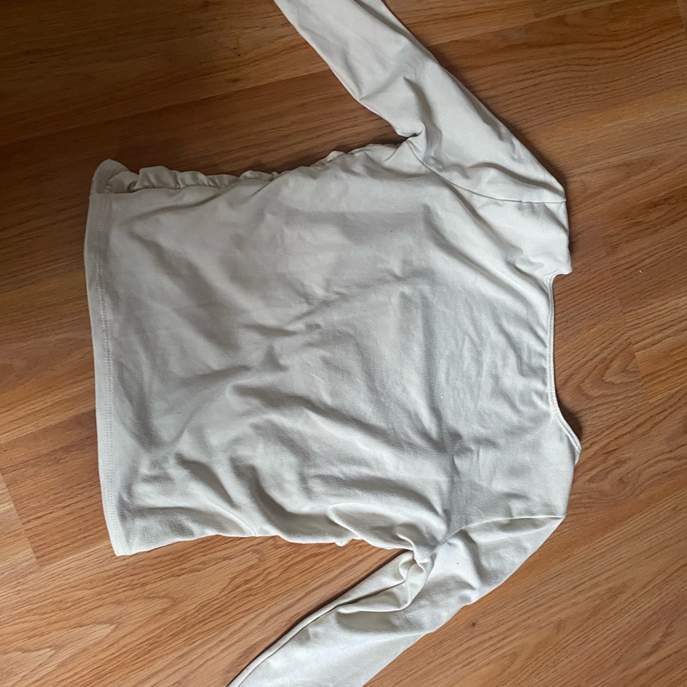 Hollister Cream Long Sleeve Blouse